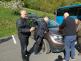 3 Zadržený muž s policisty a lesníkem.jpeg