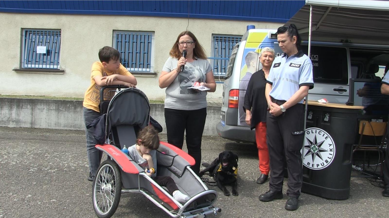 "Přes bariéry s policií" Benešov