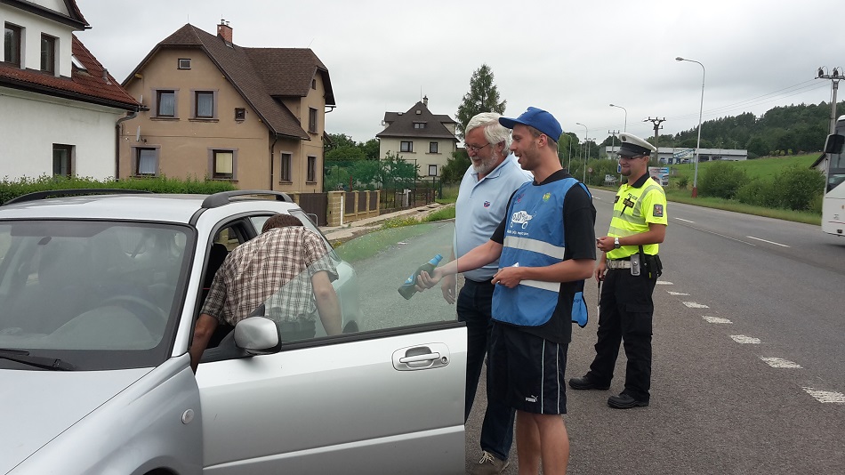 "Řídím, piju nealko"