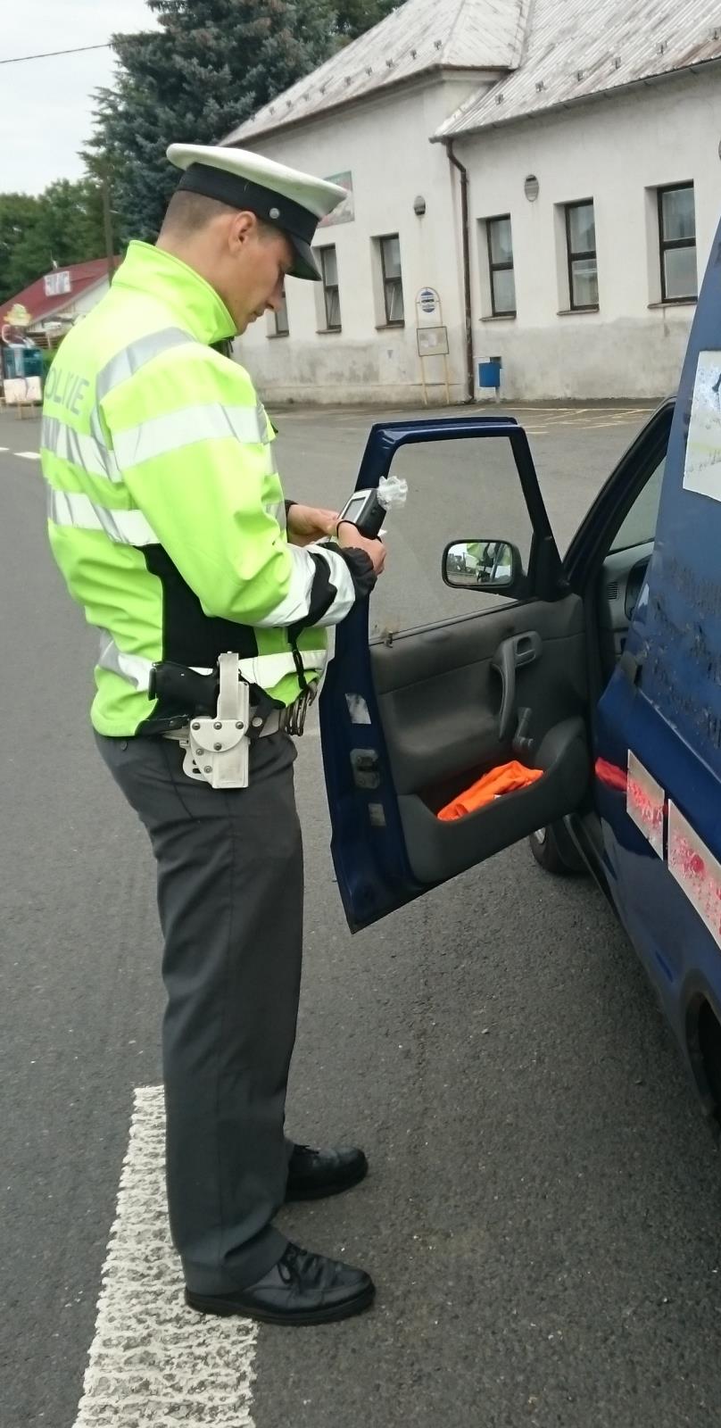 Řídím, piju nealko pivo - foto č. 2