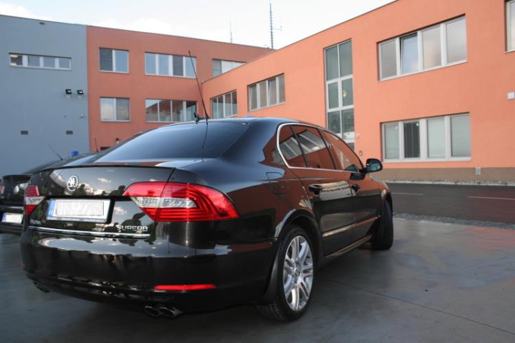 škoda superb male2.jpg