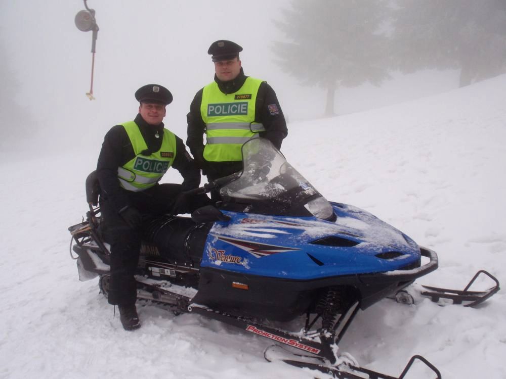  policie na lyzich lopenik_02.JPG