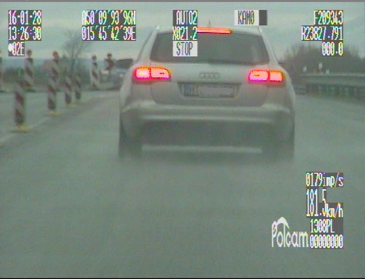 01- pronásledování kradeného auta