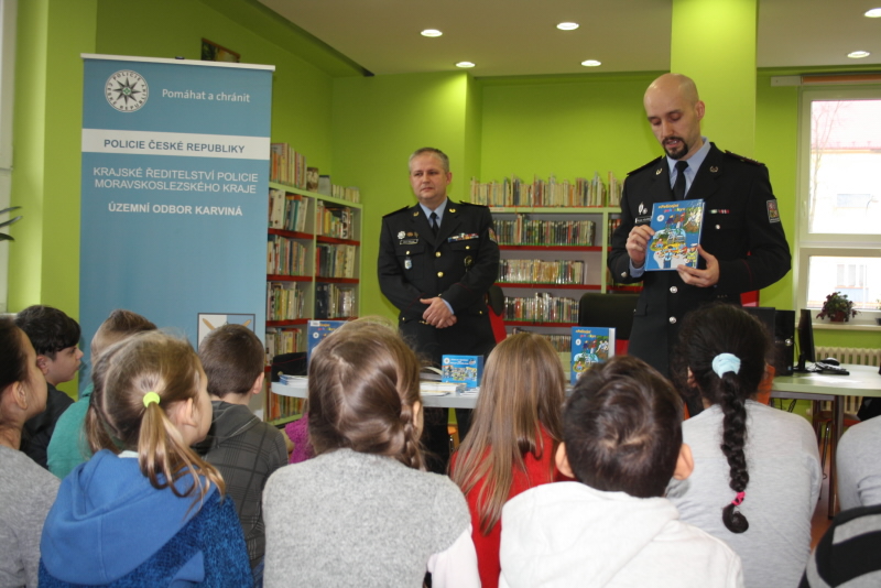 02. Karvinské čtení dětem.JPG