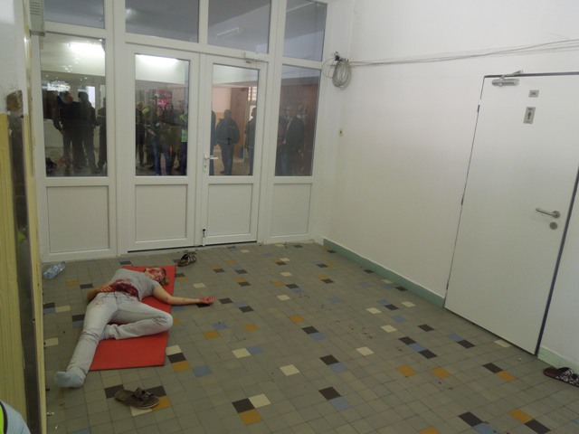 03 Zraněná studentka (fikce)