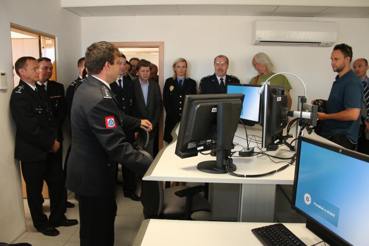 05. výškově nastavitelné stoly