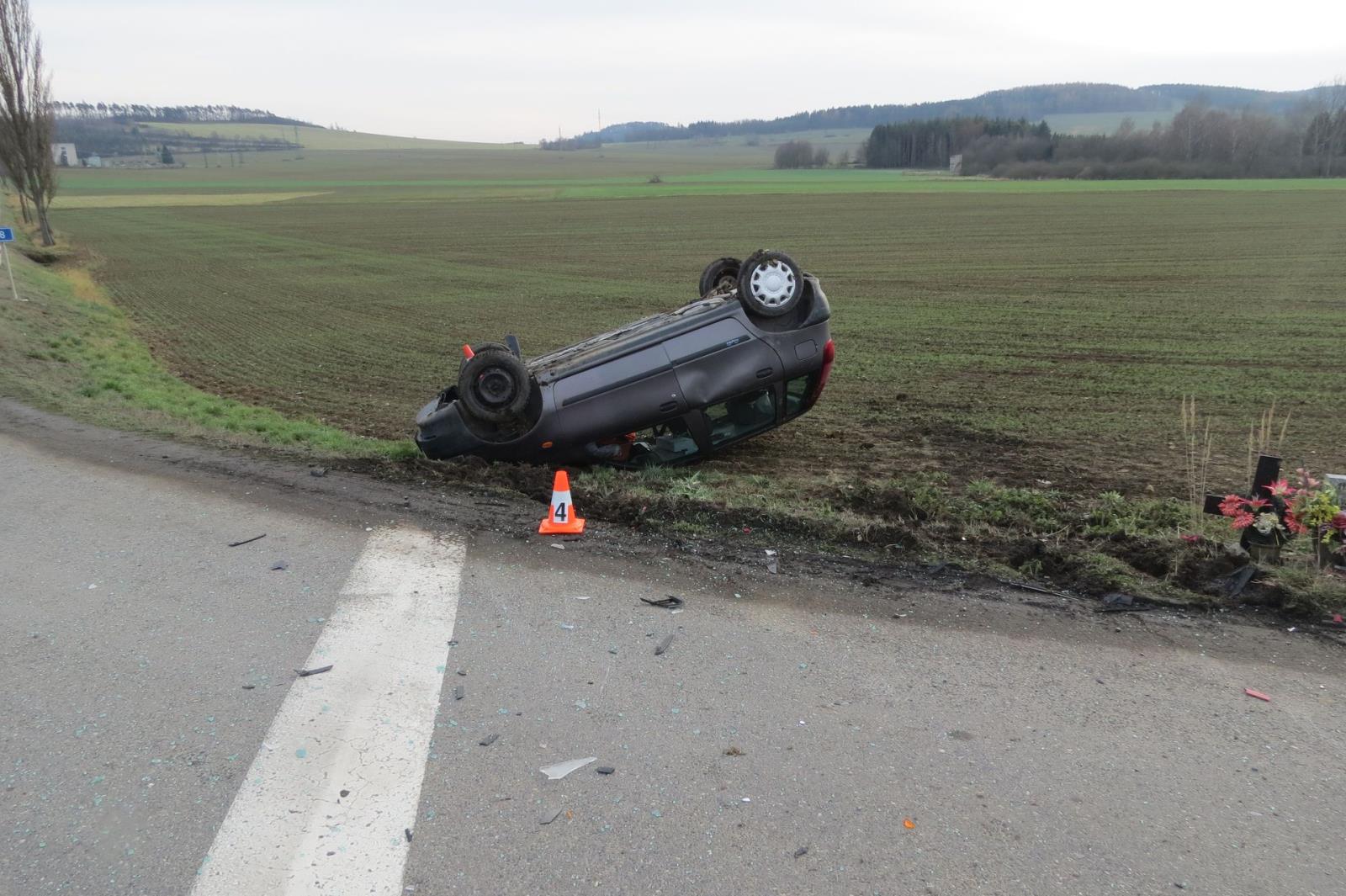1 1.12. k.o. Sedlčany, nedání přednosti v jízdě, škoda 130 tisíc korun.JPG