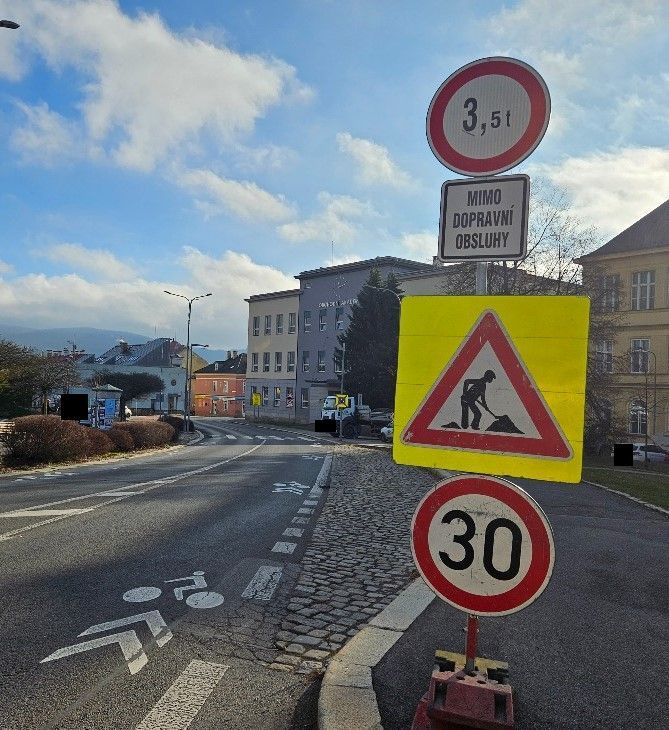 1 Dočasně zrušený přechod pro chodce (1).jpg