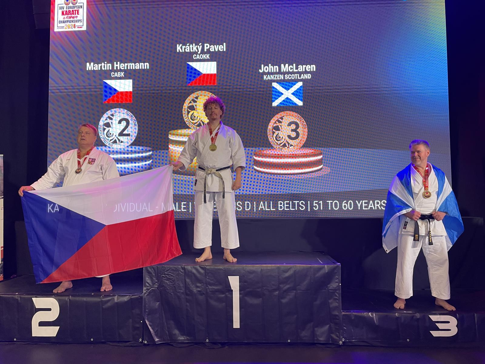 1 Martin Hermann vybojoval stříbro v kata muži + 50 let masters.jpeg
