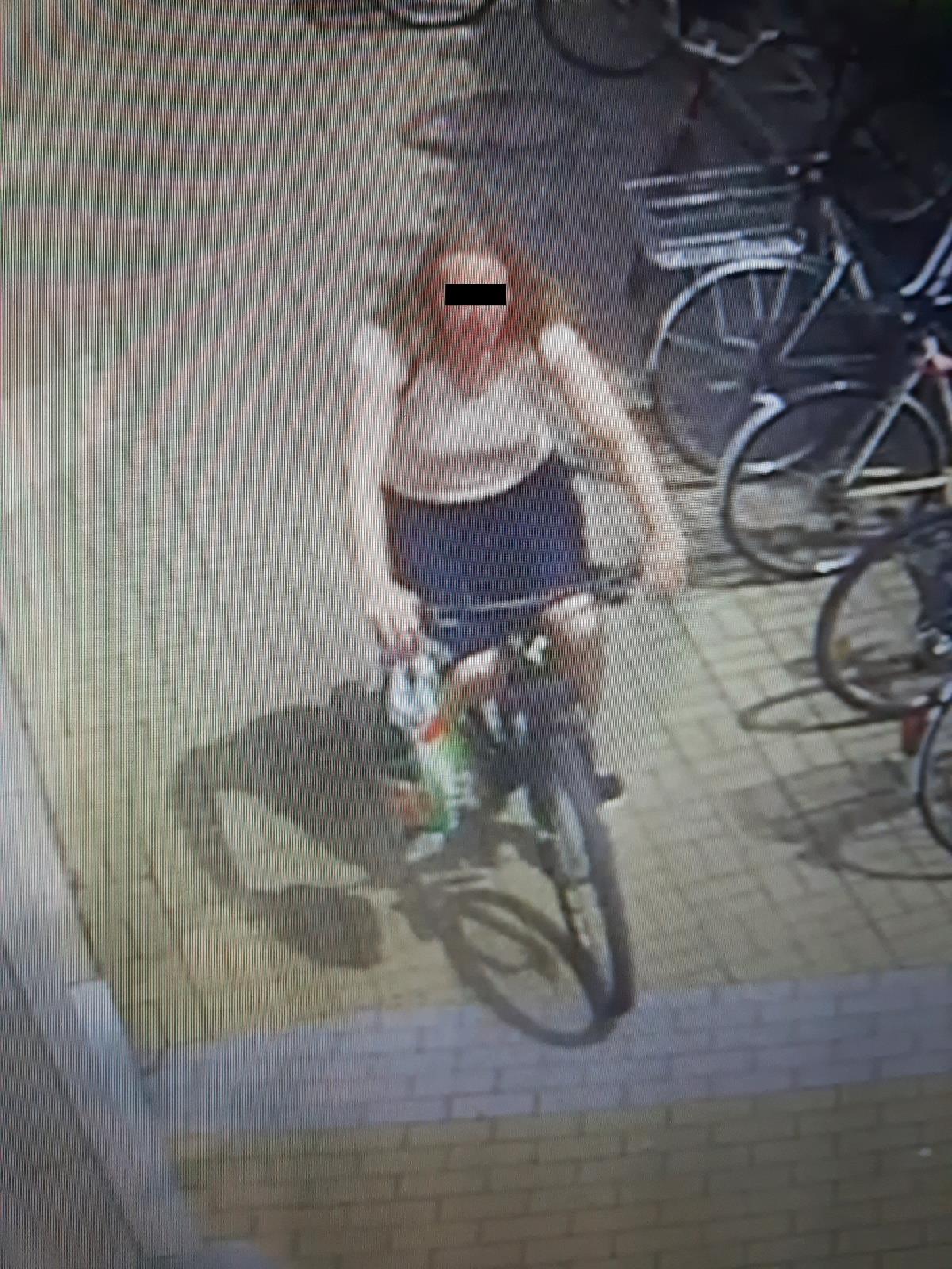 1 Neznámá cyklistka.jpg