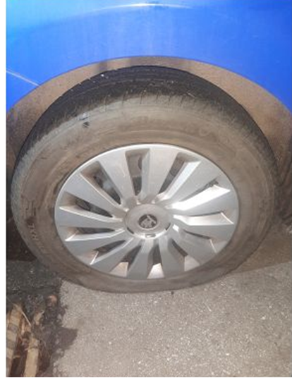 1 Poškozené pneu 1.png