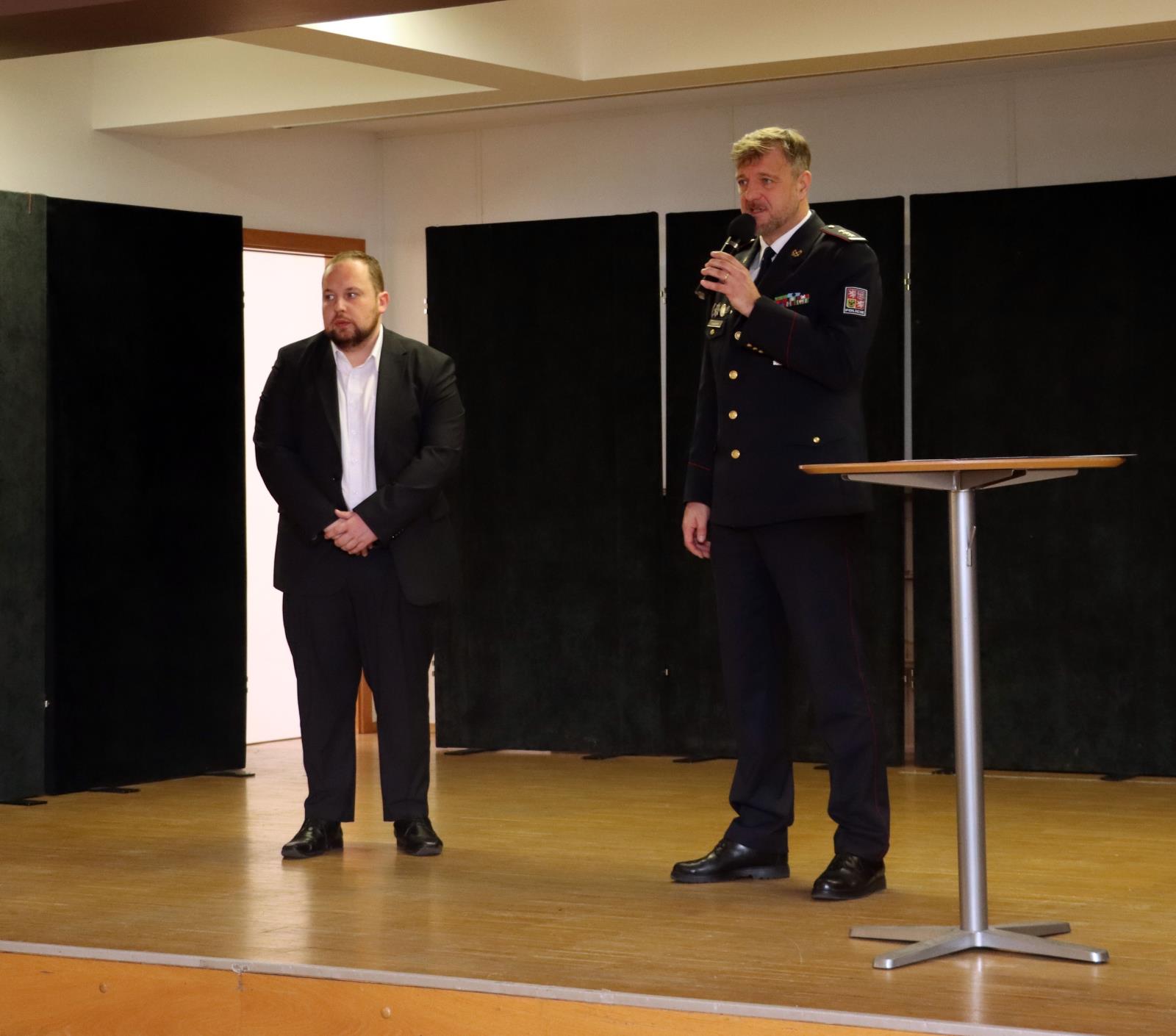 1 místostarosta PT Mgr. Jan Kotrba a ředitel ÚO PČR PT plk. Ing. Bc. Pavel Bártík.jpg