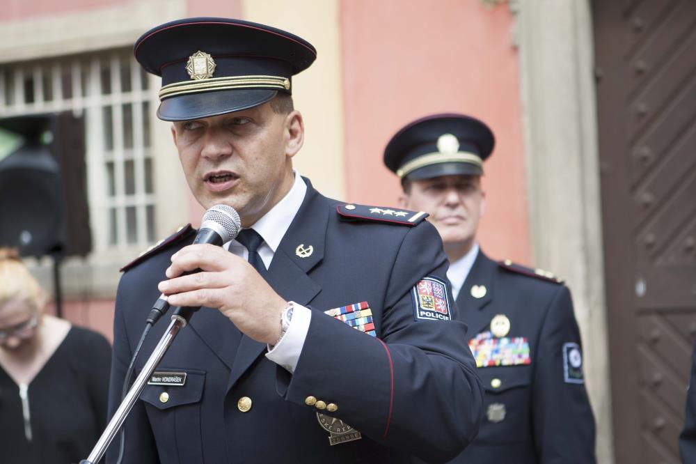 1 náměstek policejního prezidenta plk. Vondrášek
