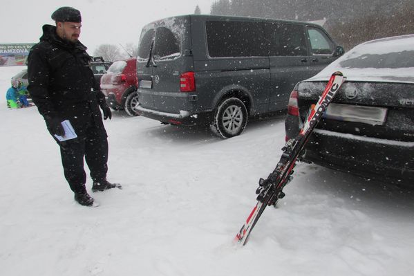 1 odložené lyže a majitel nikde.JPG
