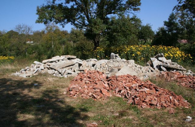 10 cerna skladka Javorovec