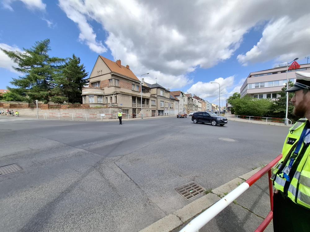11 Řízení křižovatky policií