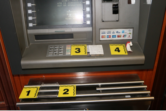 11 napadený bankomat (4)