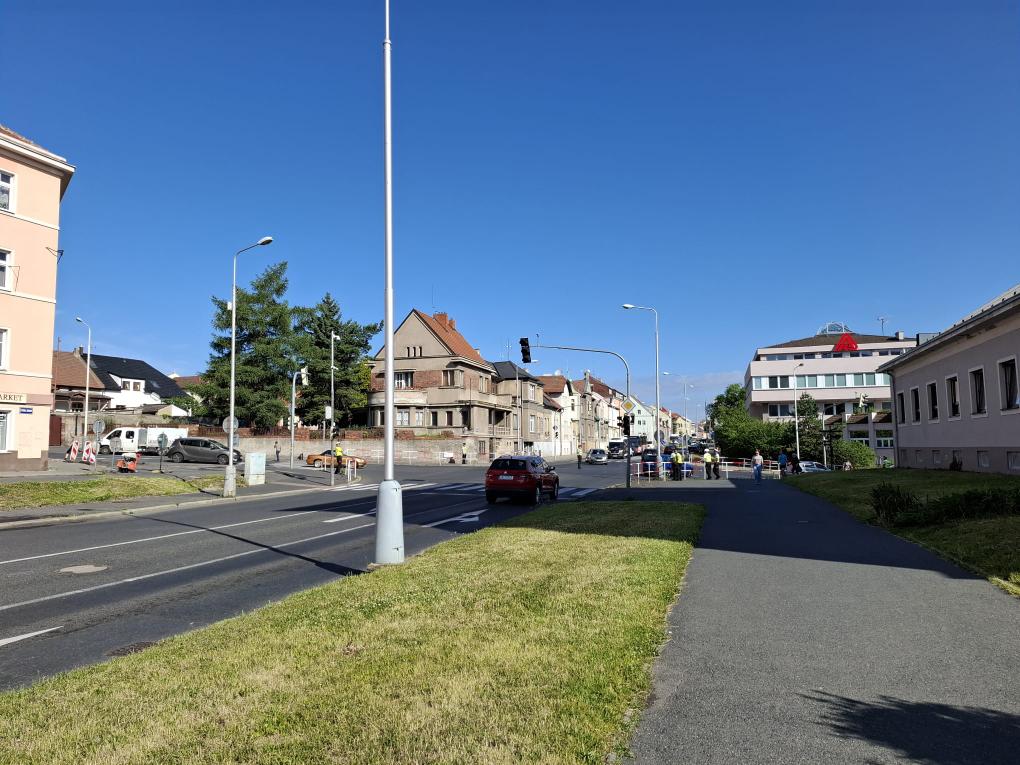 12 Řízení křižovatky policií