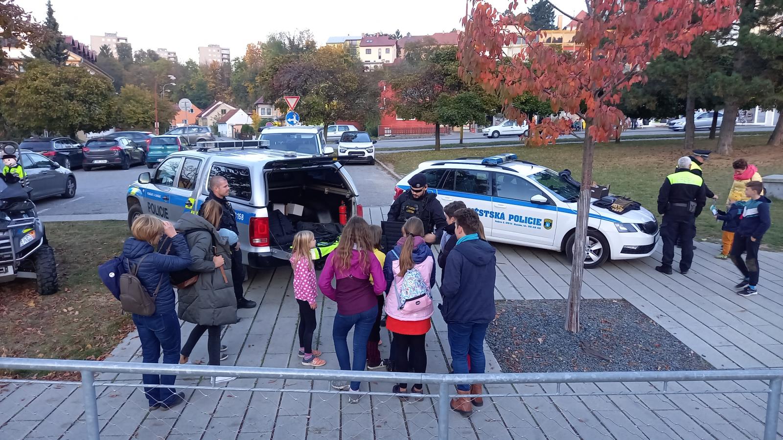 12 ukázka policejních vozidel.jpg