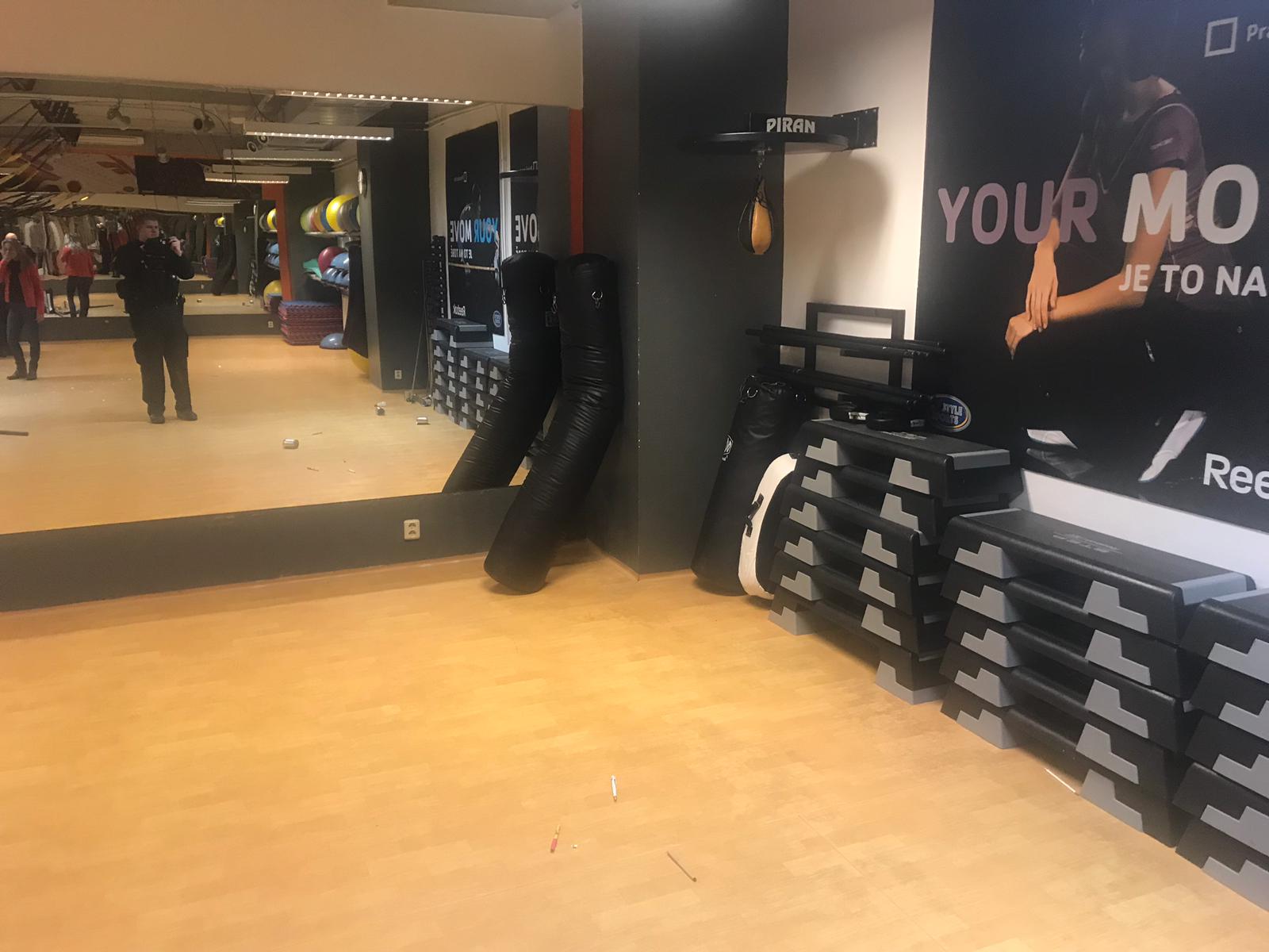 14 vykradení fitness centra (14).jpg