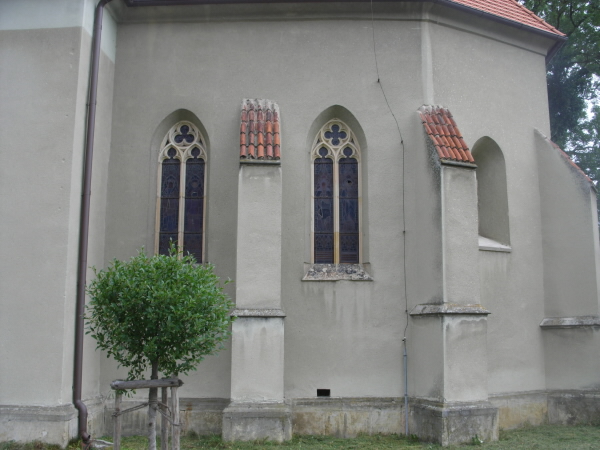 15.7.09 roz. okno kostela 1