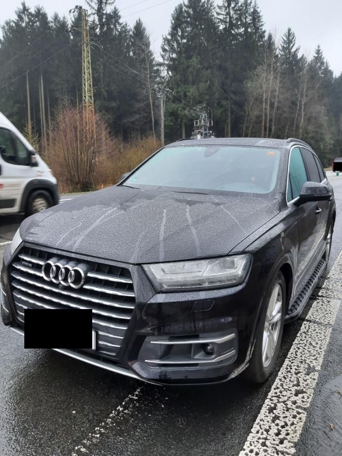 2 Audi Q7 (2).jpg