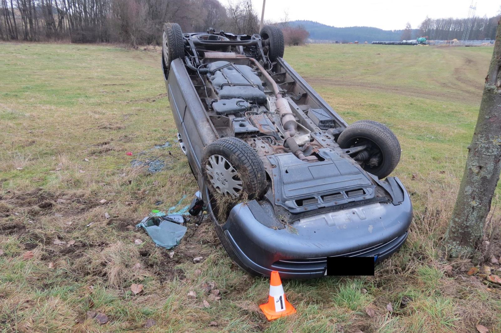 2 8.1. k.o. Dolní Hbity, smyk v zatáčce na mokrém povrchu vozovky, škoda 60 tisíc.JPG