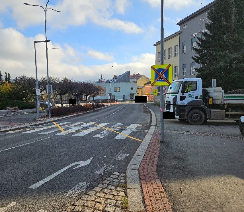 2 Dočasně zrušený přechod pro chodce (2).jpg