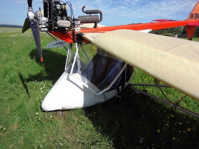 2 Pád ultralightu Hodonice -2.jpg