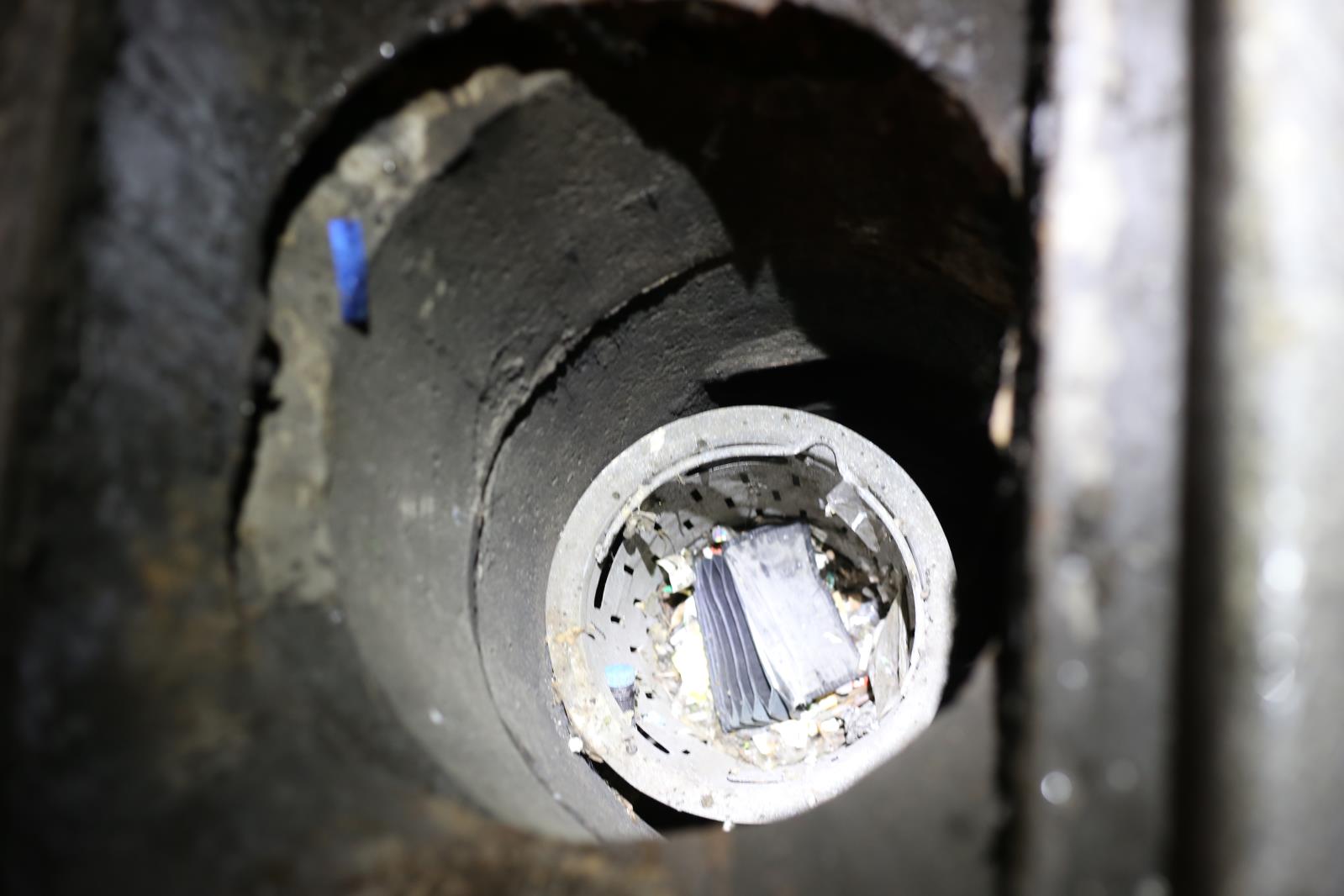 2 Peněženka v kanálu.JPG