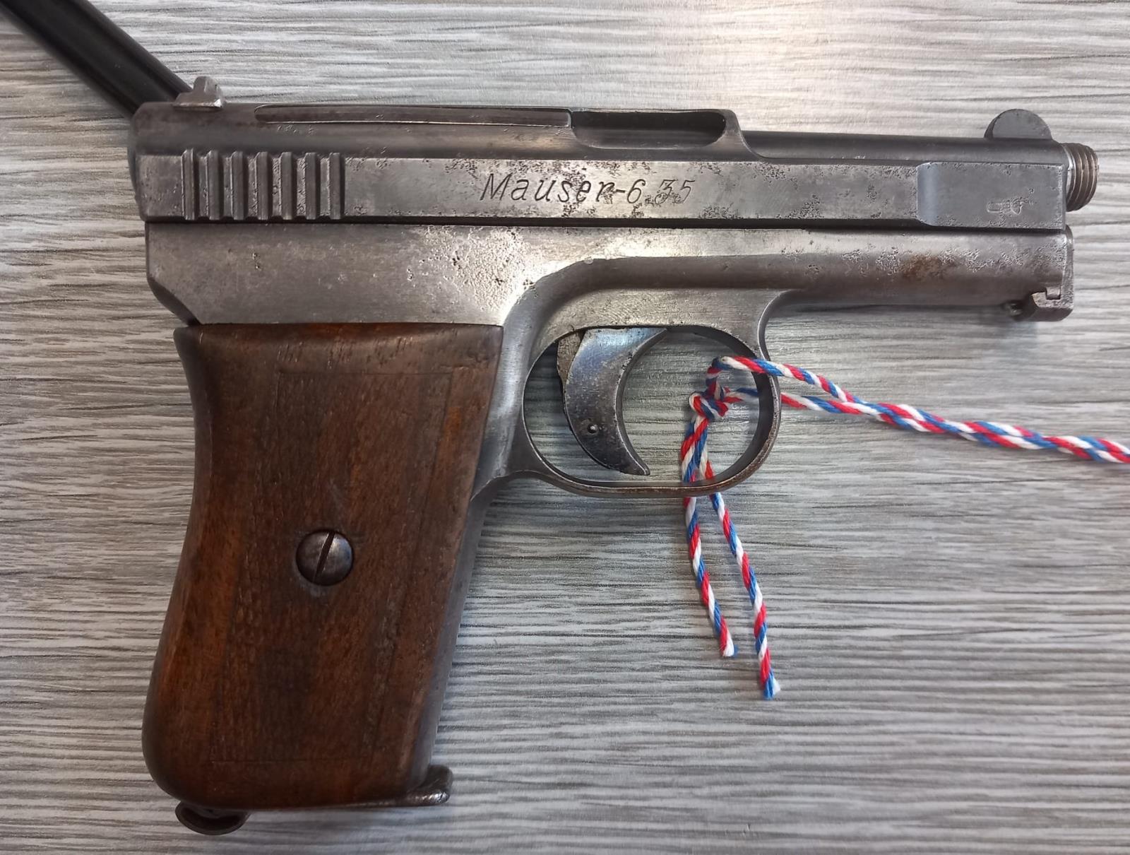 2 Pistole samonabíjecí Mauser model 1910.jpeg