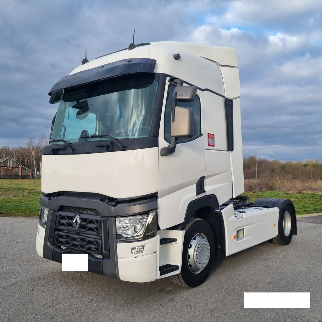 2 Renault T Gama.jpg