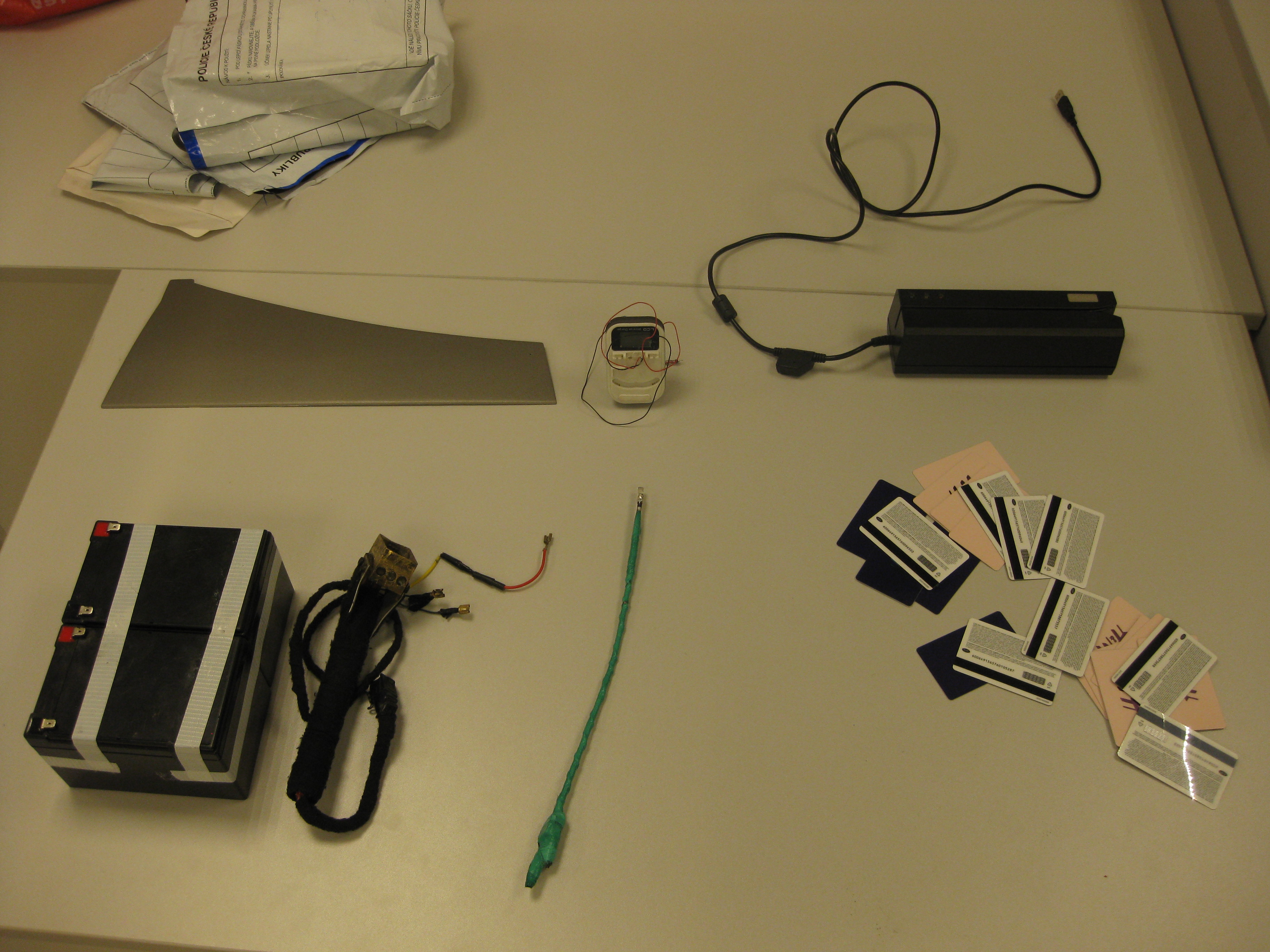 2 jednotlivé komponenty skimovacího zařízení (2)