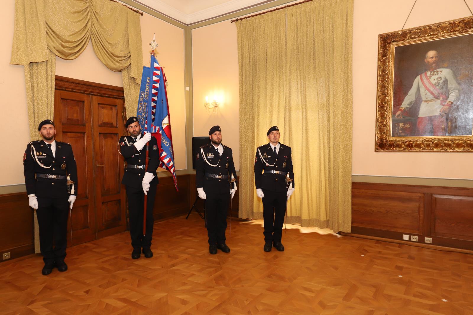 2 medaile 2.JPG