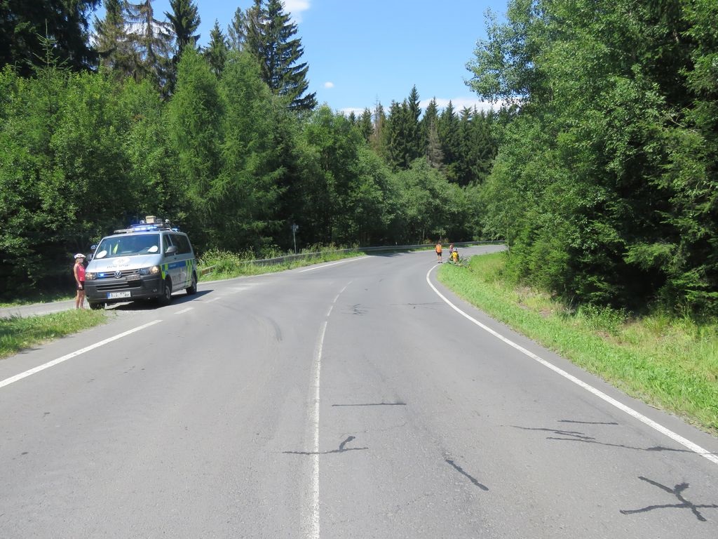 2 místo havárie nezl. cyklisty1.jpg