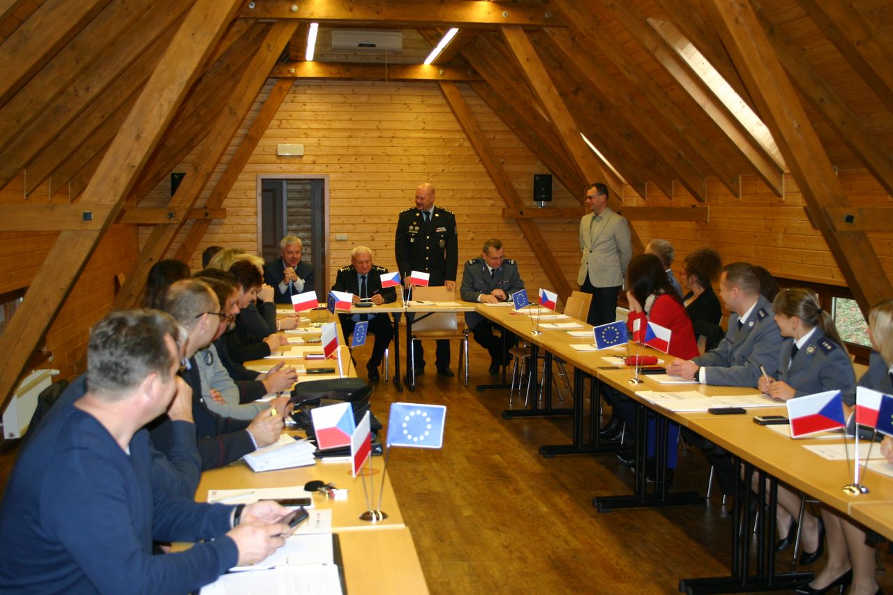 2 projekt senioři-úvodní konference.jpg