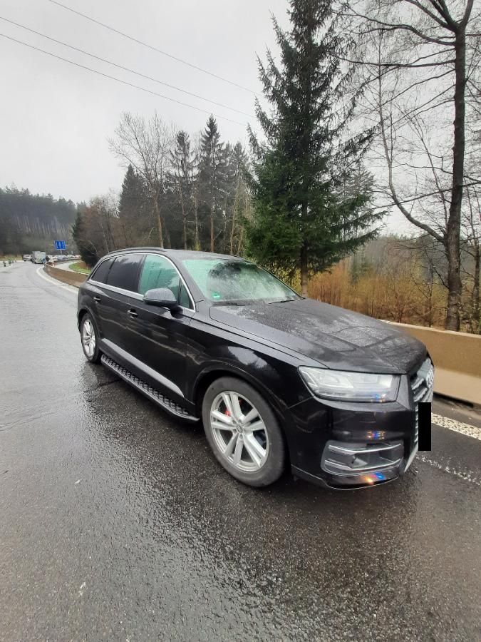 3 Audi Q7 (3).jpg