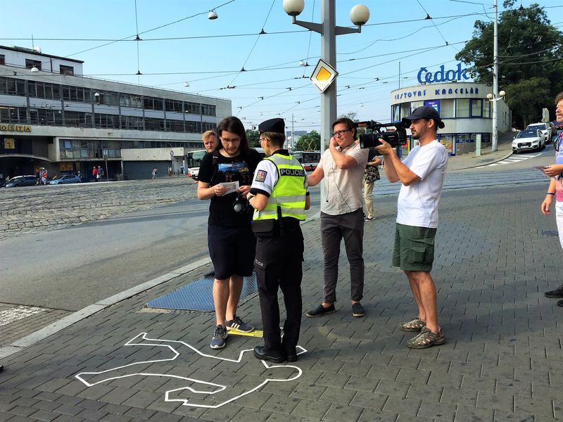 3 Bez uší neslyšíš2.jpg