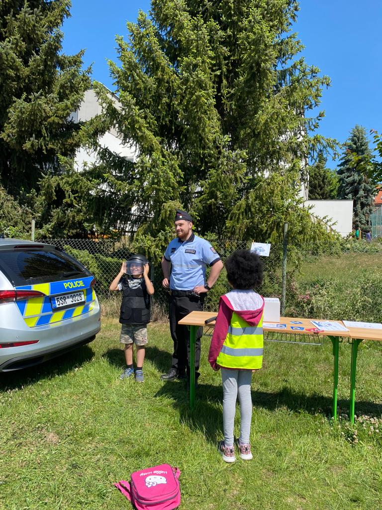 3 Den s policisty a hasiči