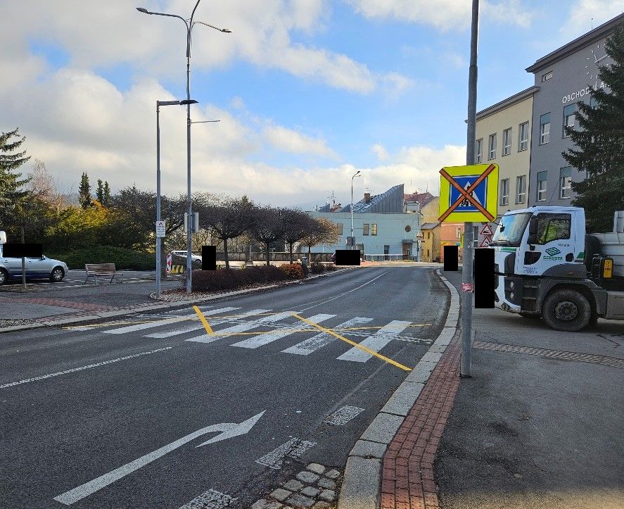 3 Dočasně zrušený přechod pro chodce (3).jpg