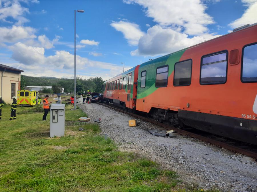 3 Foto nehoda vlak+OA.jpg