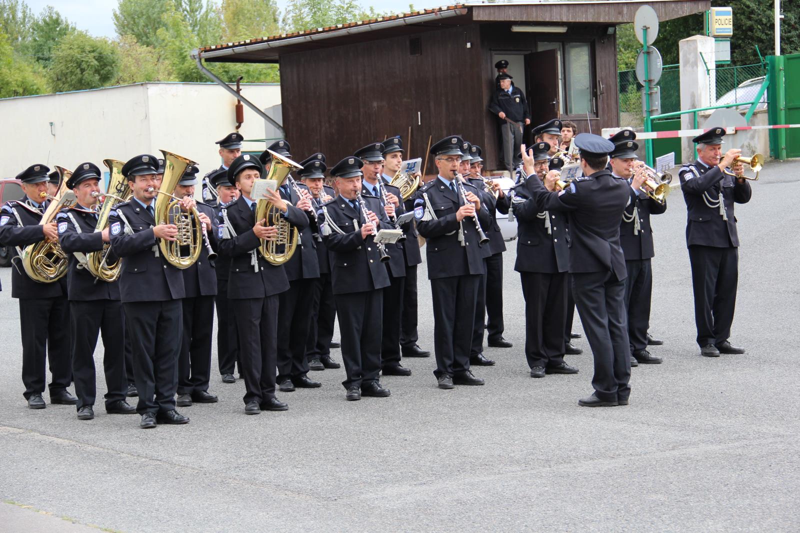 3 Hudaba hradní stráže a Policie ČR.JPG