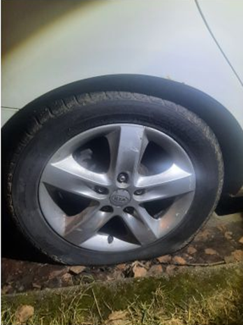 3 Poškozené pneu 3.png