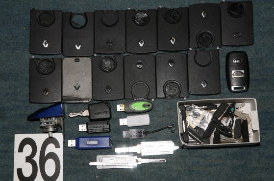 3 věci zajištěné při domovních prohlídkách (3).jpg