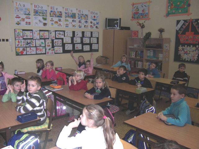 3.ZŠ Husova - 1. 12. 2010 první třídy 06.JPG