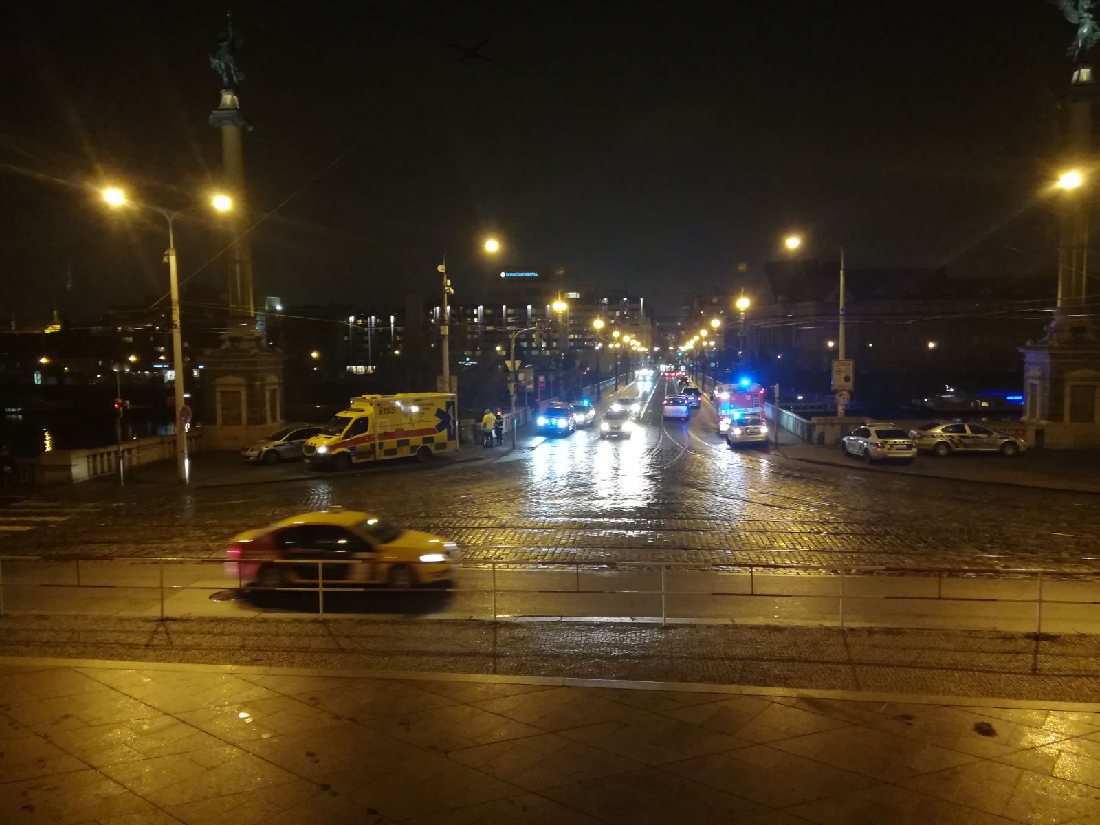 4 Čechův most - vyjednávání (4).jpg