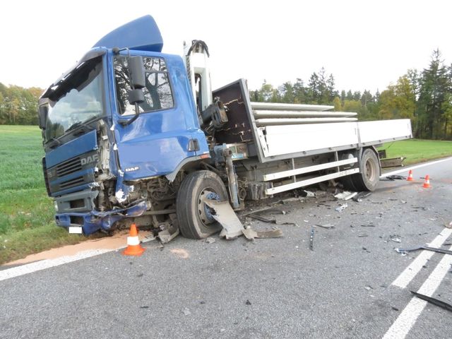 4 DN Nětřebice - čelní střet 12.10.2017 - 4.JPG