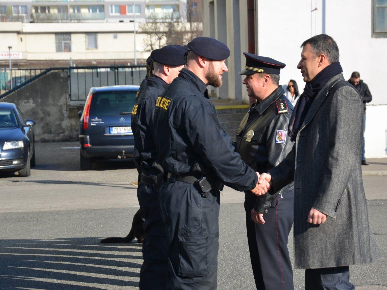 4 Odjezd policistů do Makedonie