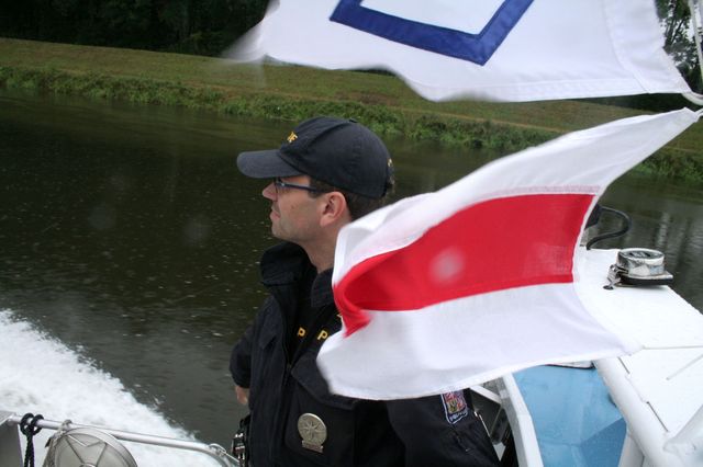 4 kontrola lodi na rece Morave