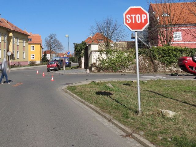 4 nehoda Uherske Hradiste Otakarova 